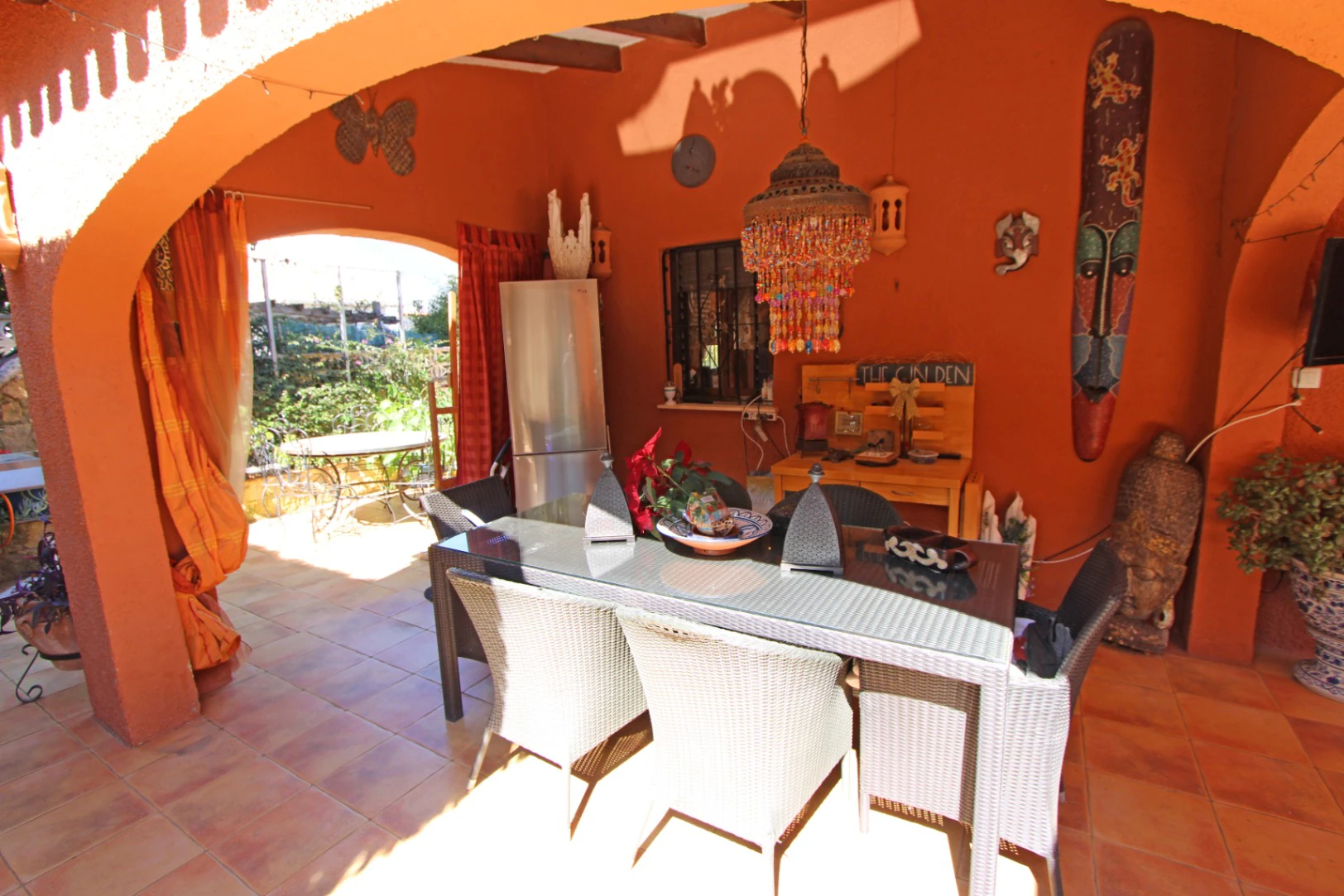Villa con piscina y fantásticas vistas al valle de Orba en venta