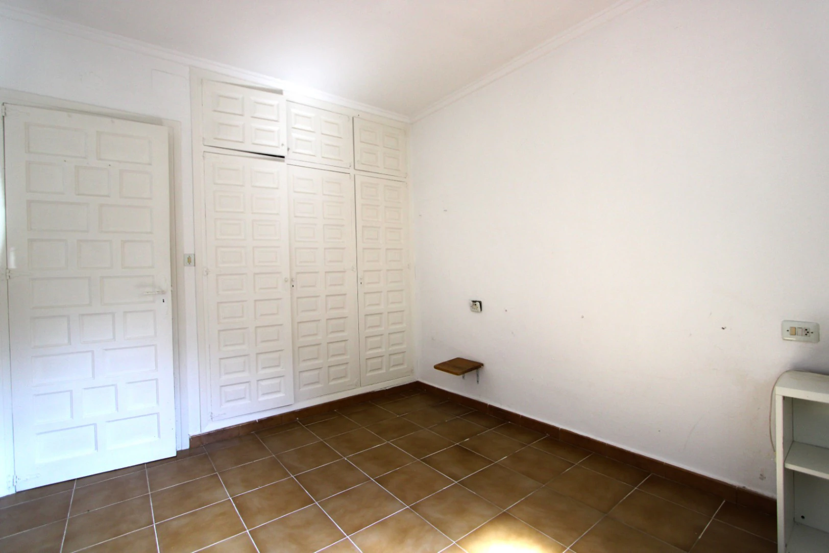 Chalet a la venta situado en una parcela llana en Orba