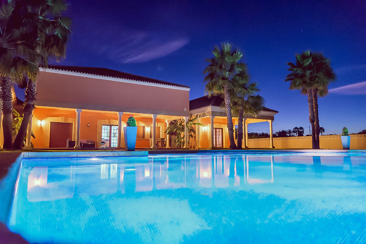 Magnífica villa a 600 metros de la playa en Dénia