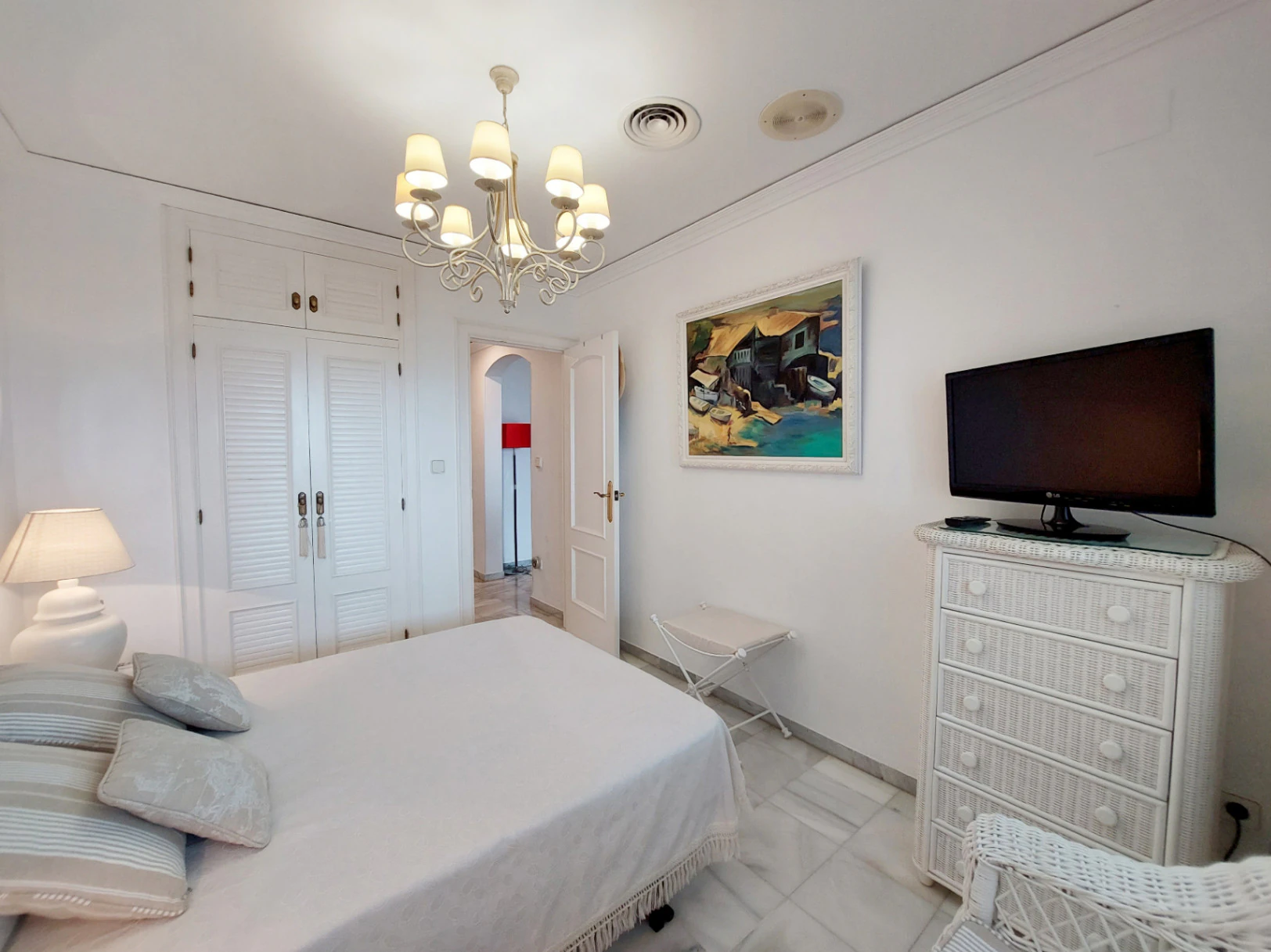 Apartamento en planta baja con vistas frontales al mar en Las Marinas