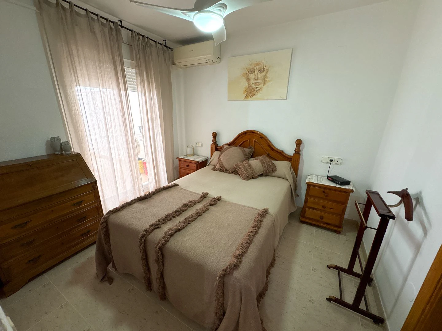 Impecable piso de 121m² con ascensor, garaje y trastero en Av. Miguel Hernández, Dénia.