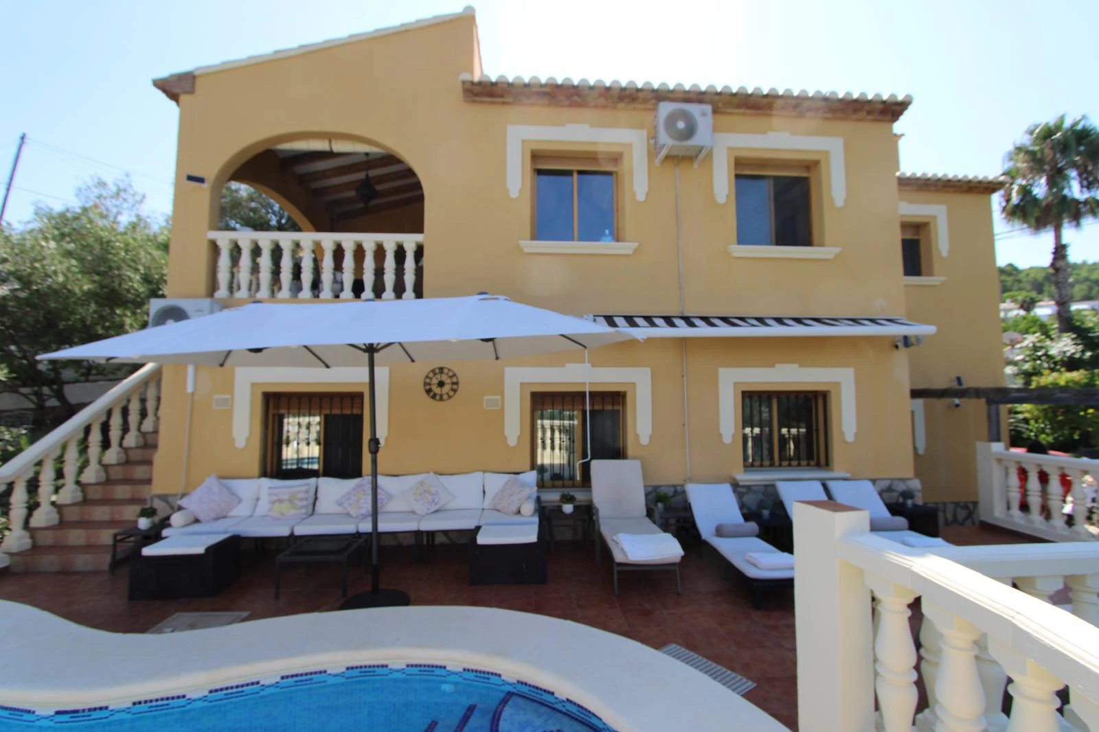 Impresionante villa de 3 dormitorios a la venta con vistas al valle y apartamento de invitados independiente