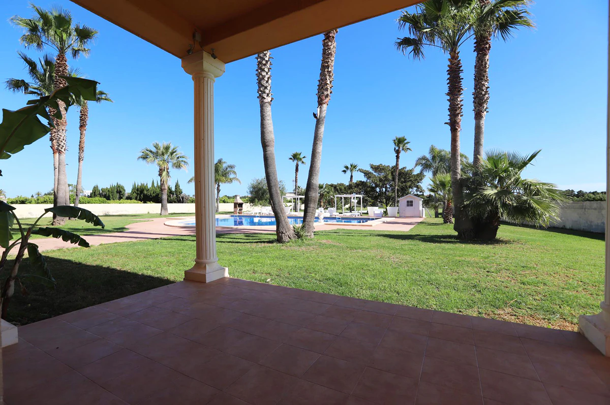 Magnífica villa a 600 metros de la playa en Dénia