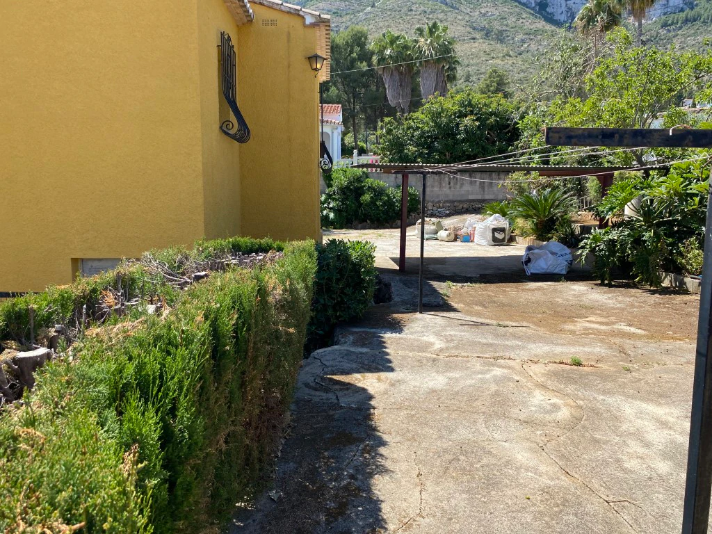 Se vende bonito chalet en el Montgo