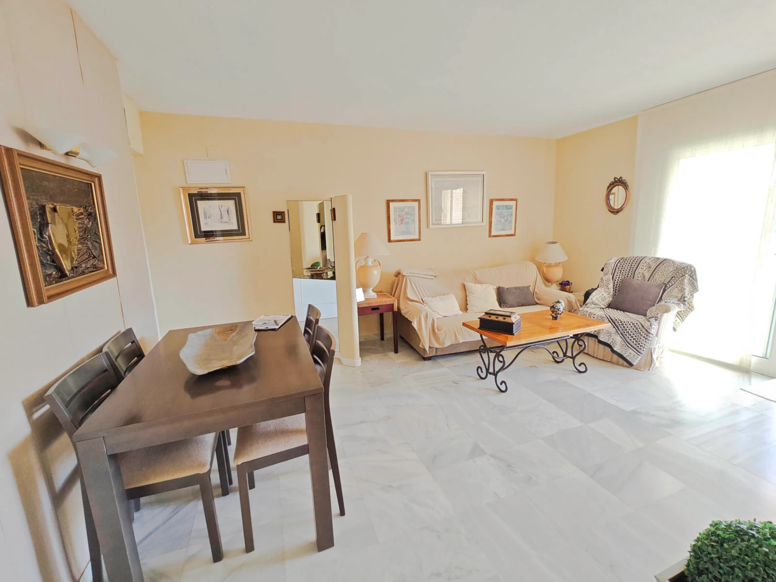 Apartamento 2 dormitorios con vistas al mar en venta en Dénia