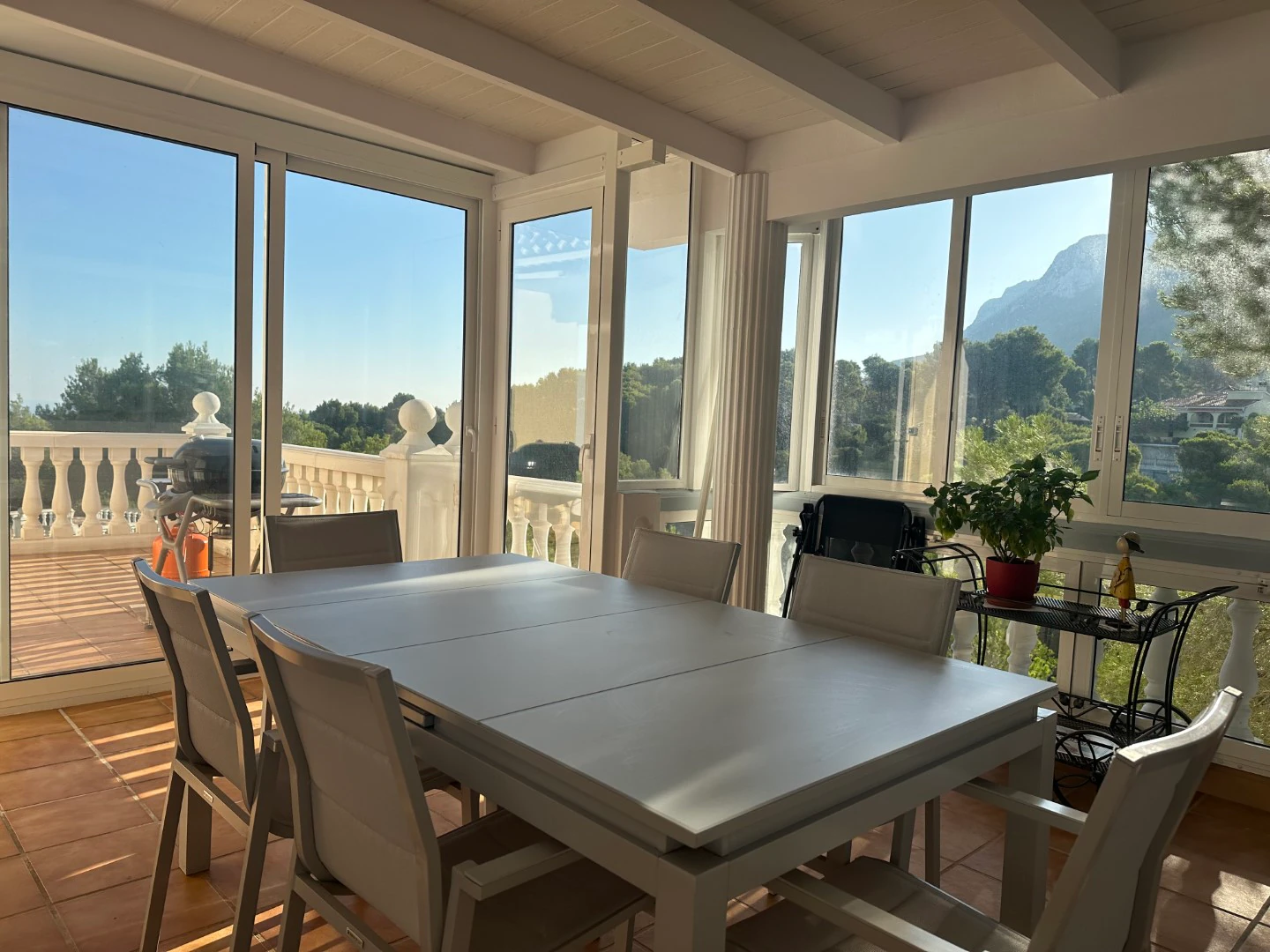 Lujoso Chalet con parcela amplia en venta en Denia