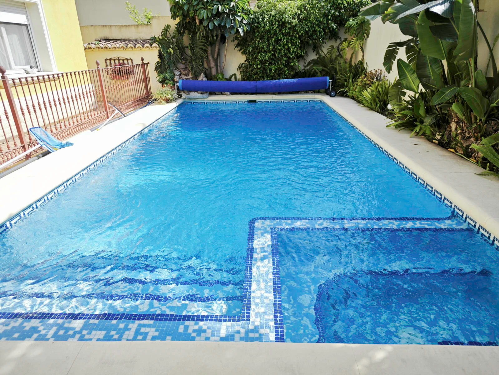 Villa de 270 m2 con piscina en venta en Pedreguer, zona residencial a un paso del centro