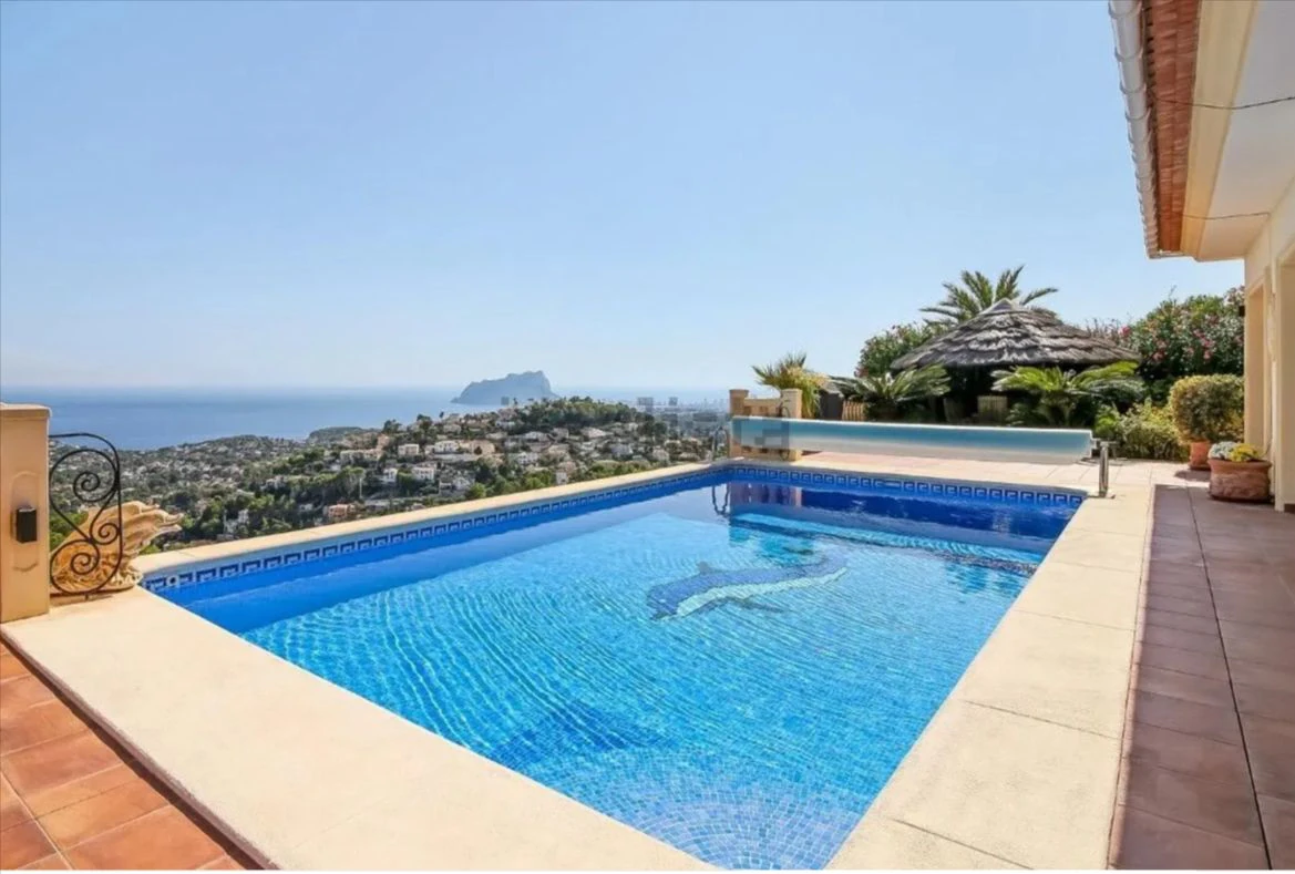 Villa de lujo estilo clasica in Moraira con vistas al mar