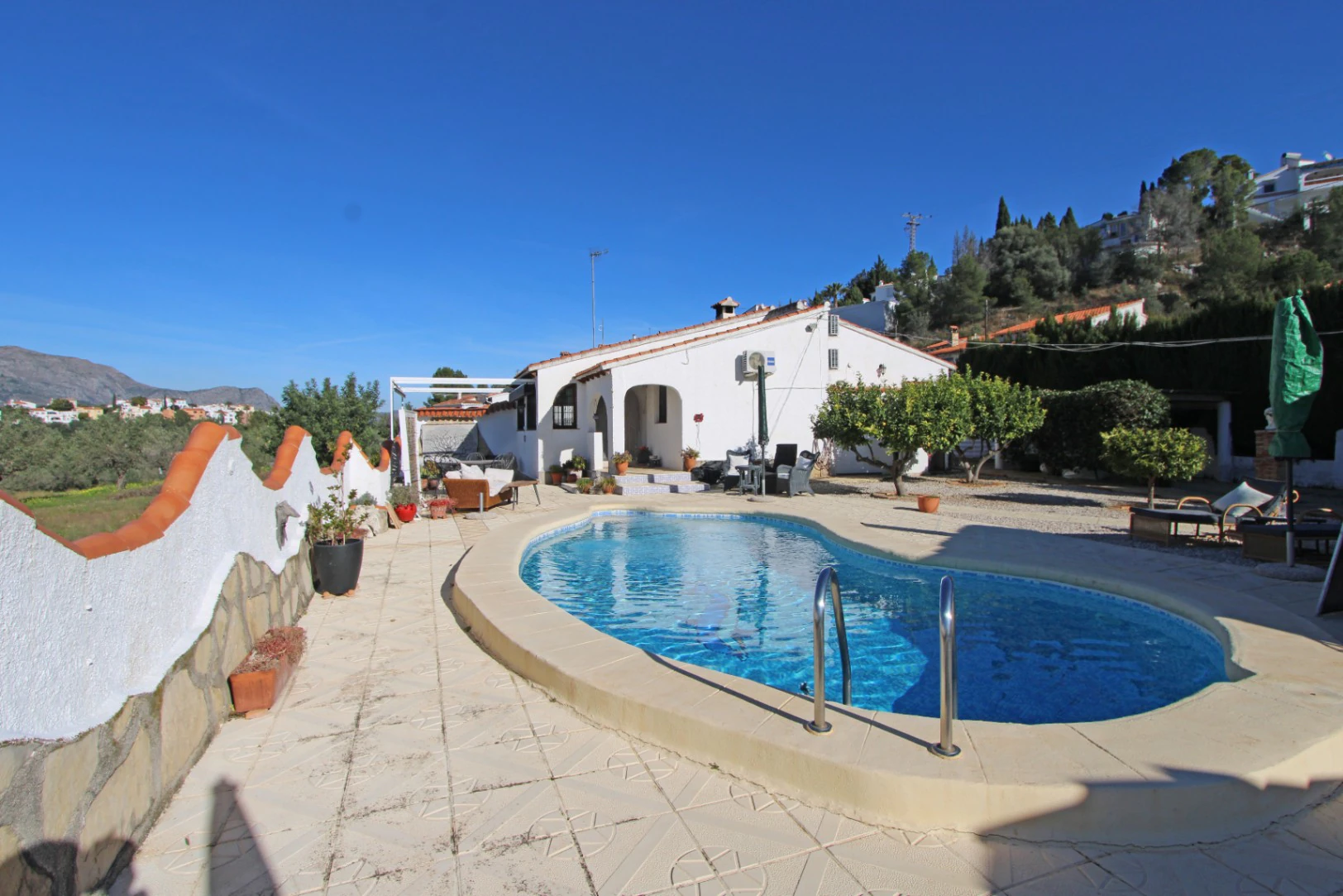 Villa excepcional a la venta con piscina en Orba