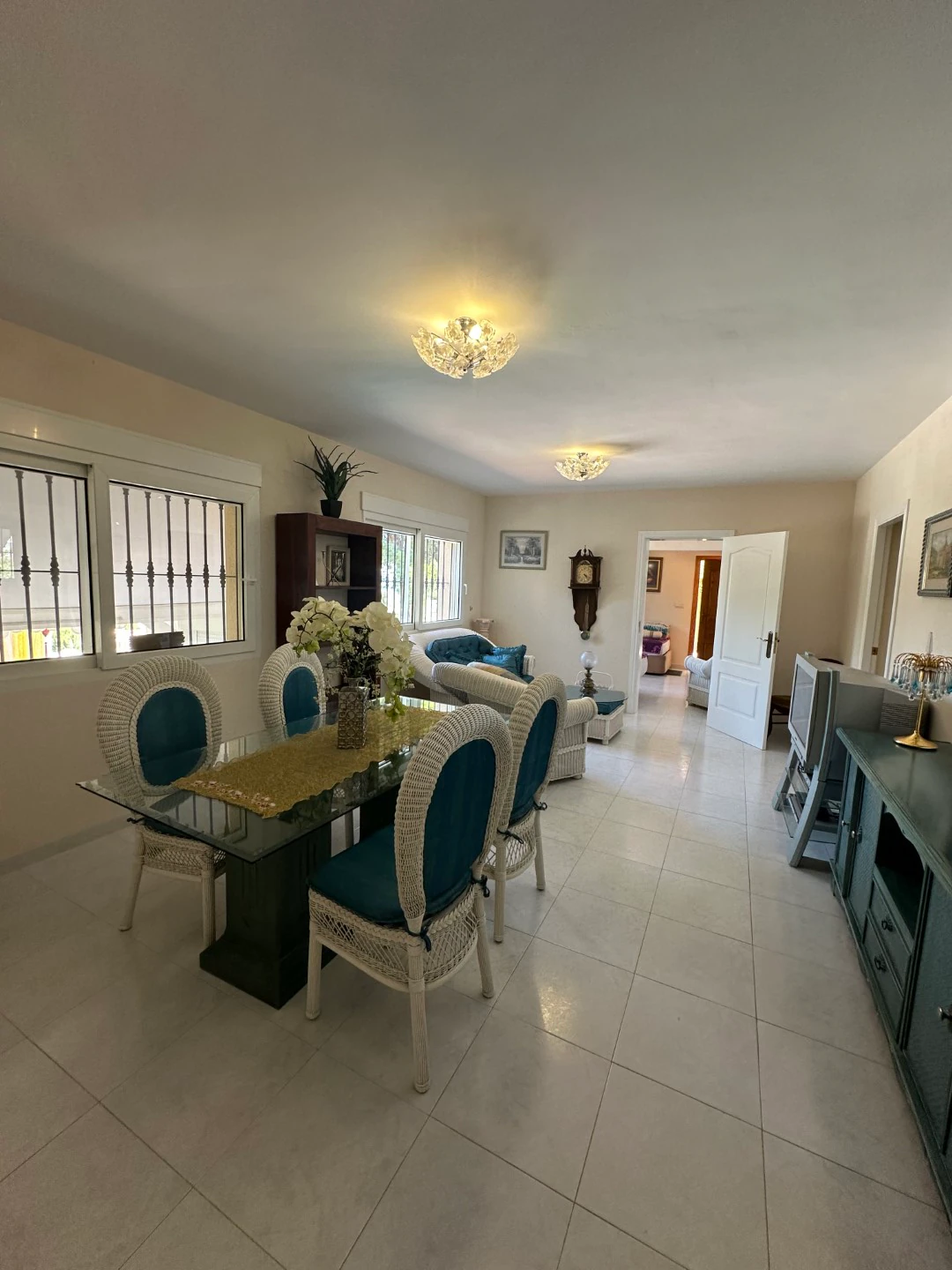 Chalet en Venta en Dénia con Vistas al Mar y la Montaña