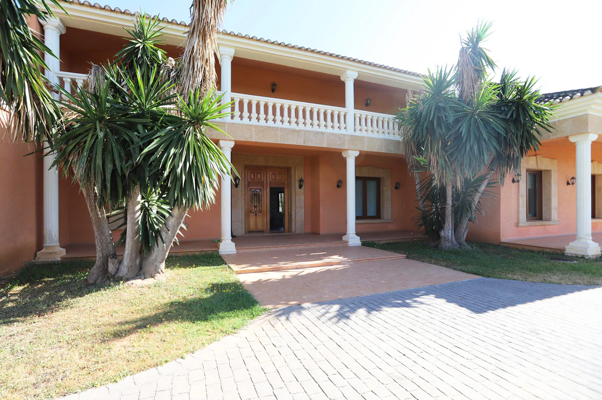 Magnífica villa a 600 metros de la playa en Dénia