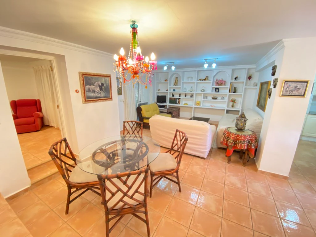 Se vende bonito chalet en el Montgo
