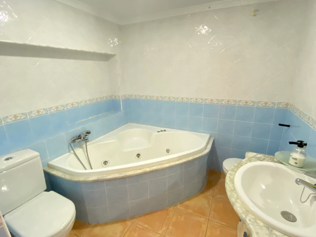 Se vende bonito chalet en el Montgo