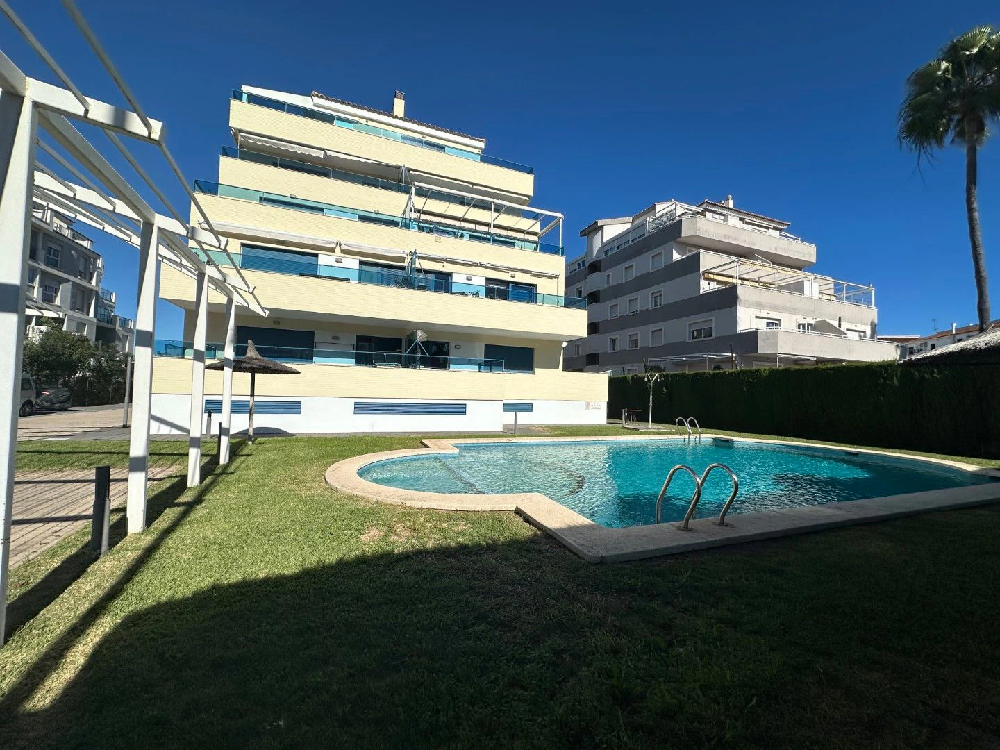 Apartamento en venta de 3 habitaciones en Denia, Alicante.