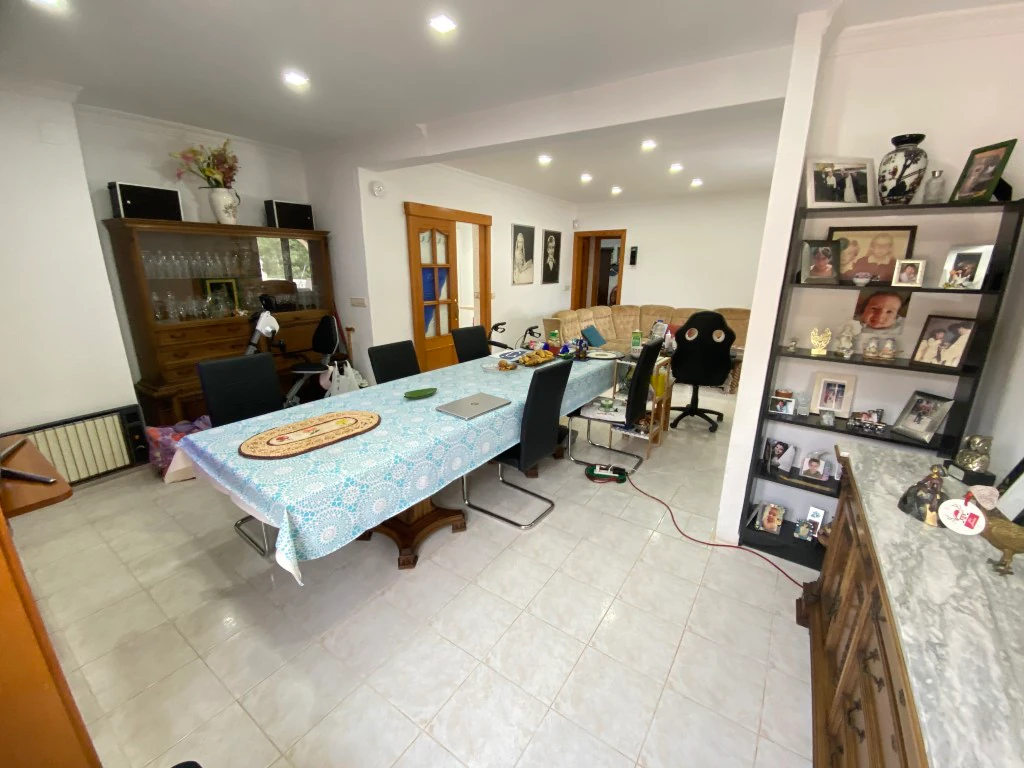 Se vende bonito chalet en el Montgo