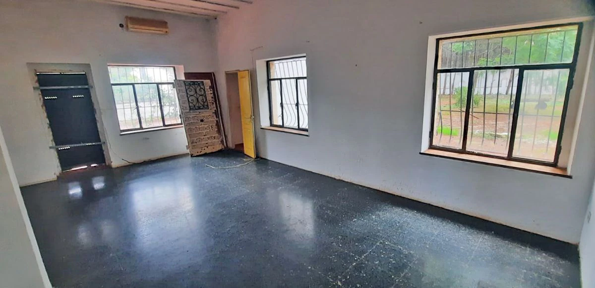 VILLA CON 3 VIVIENDAS PARA REFORMAR EN LAS ROTAS, DÉNIA