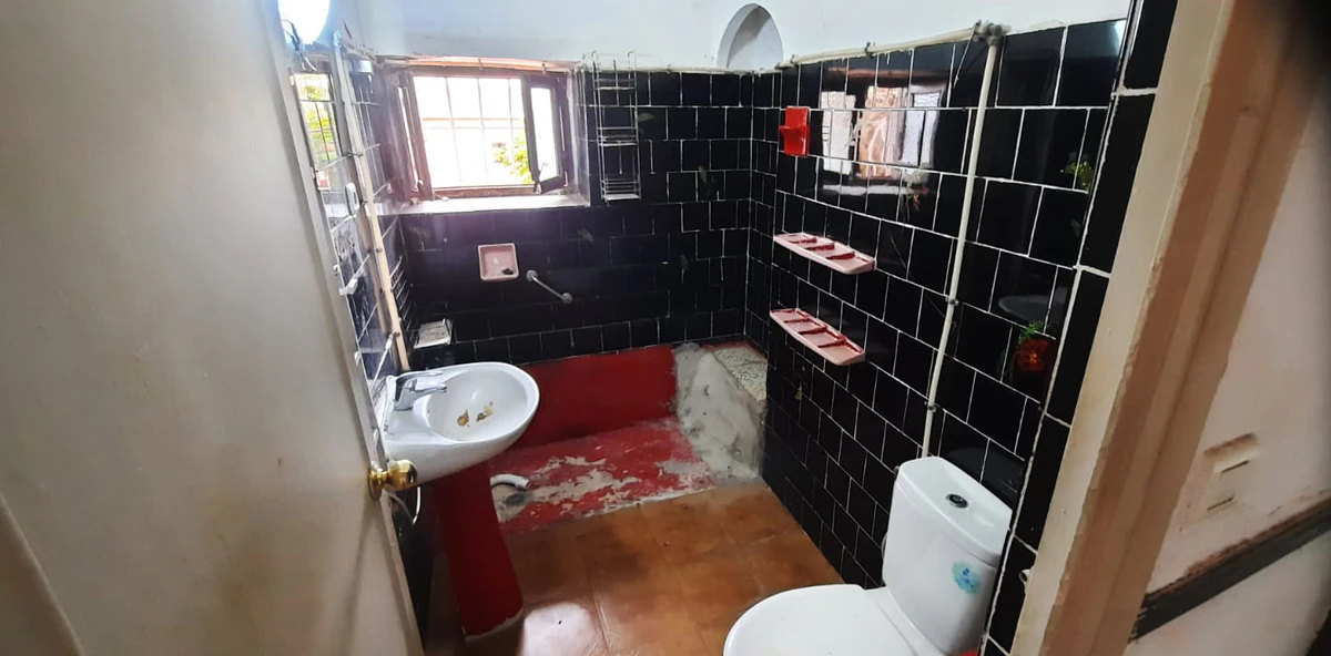VILLA CON 3 VIVIENDAS PARA REFORMAR EN LAS ROTAS, DÉNIA