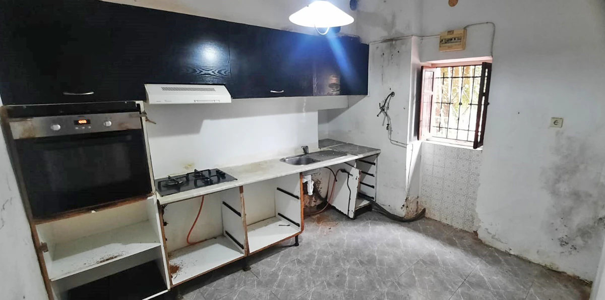 VILLA CON 3 VIVIENDAS PARA REFORMAR EN LAS ROTAS, DÉNIA