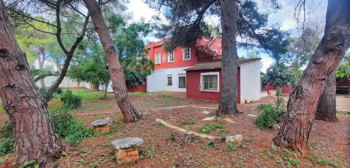 VILLA CON 3 VIVIENDAS PARA REFORMAR EN LAS ROTAS, DÉNIA