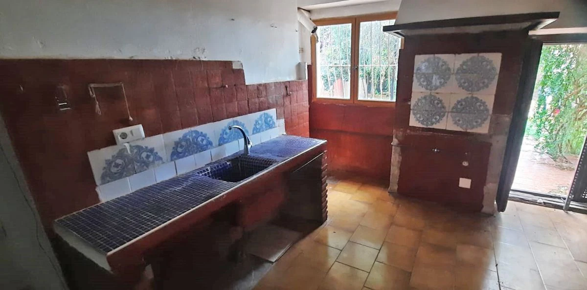 VILLA CON 3 VIVIENDAS PARA REFORMAR EN LAS ROTAS, DÉNIA