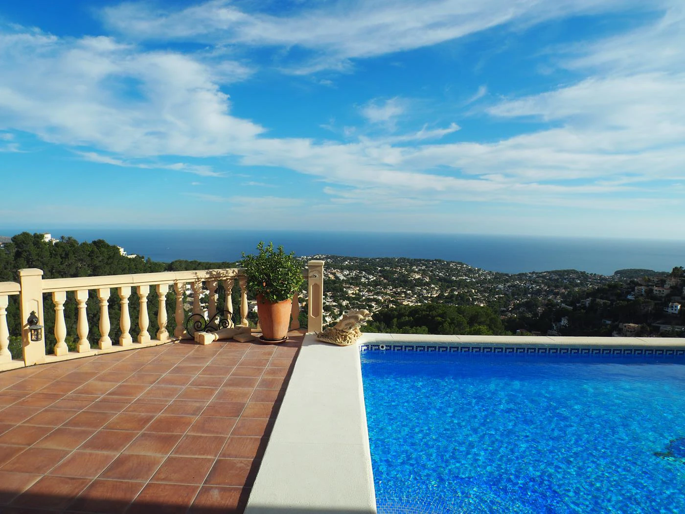 Villa de lujo estilo clasica in Moraira con vistas al mar