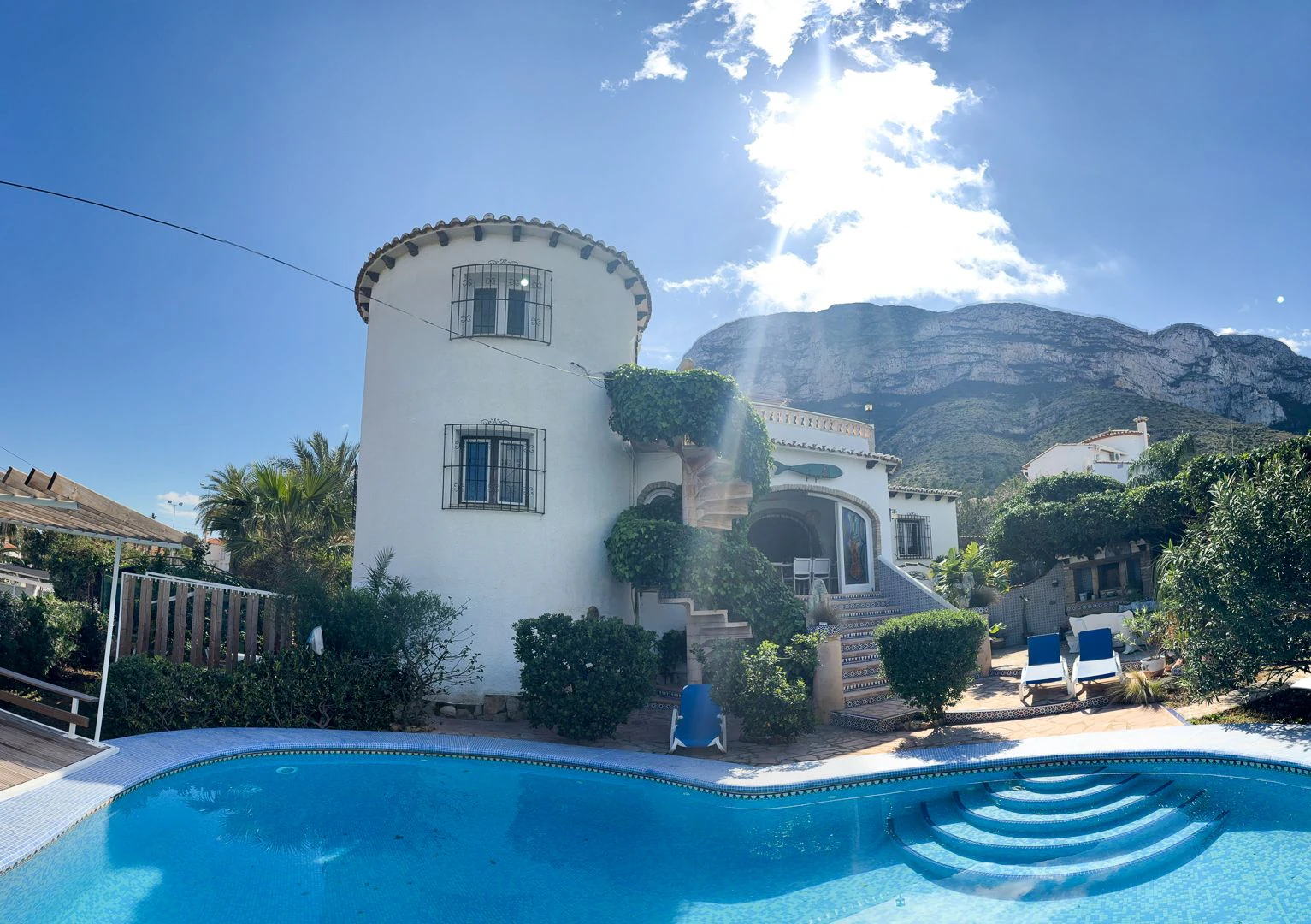 Villa clásica en Dénia con vistas