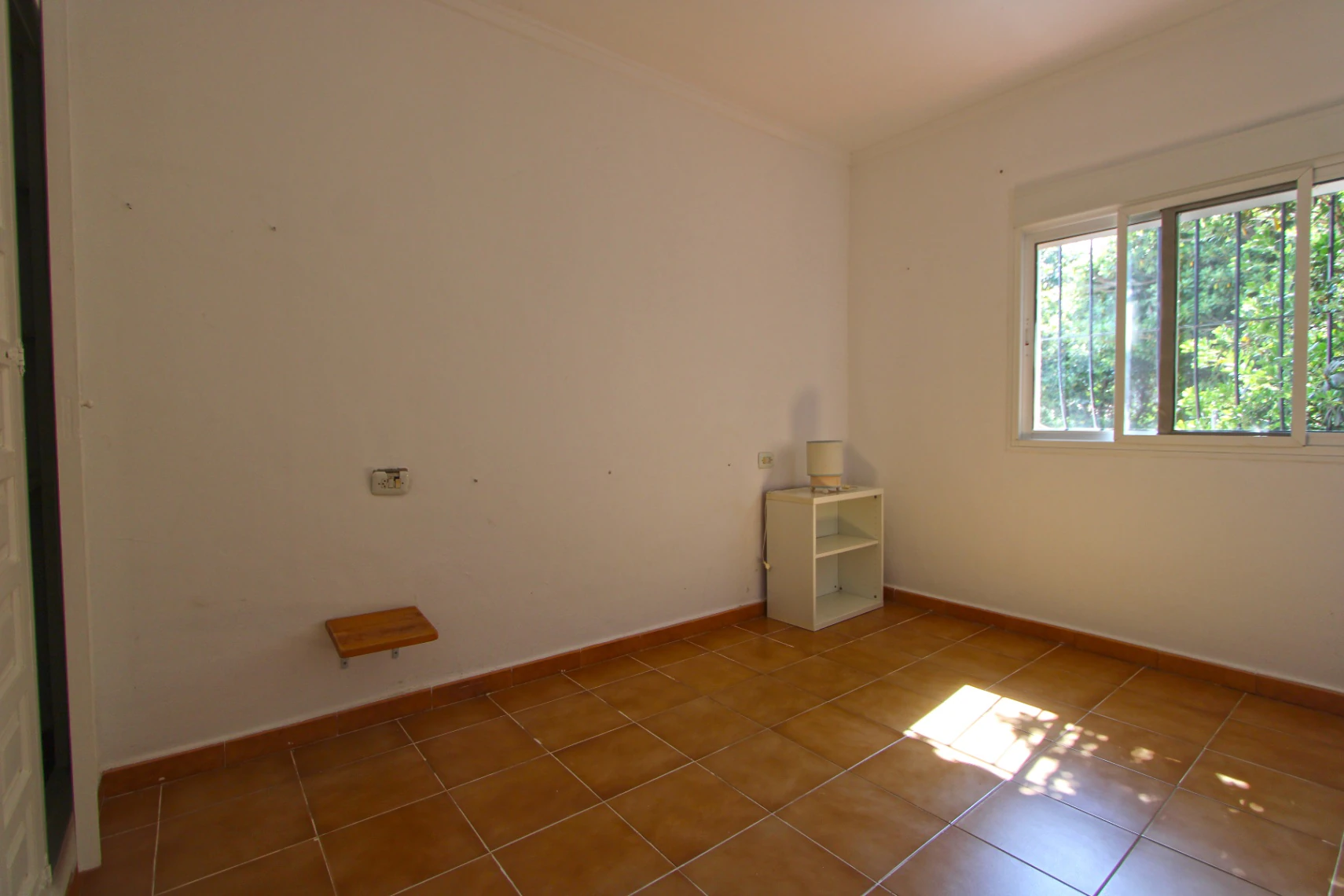 Villa for sale located on a flat plot in Orba.