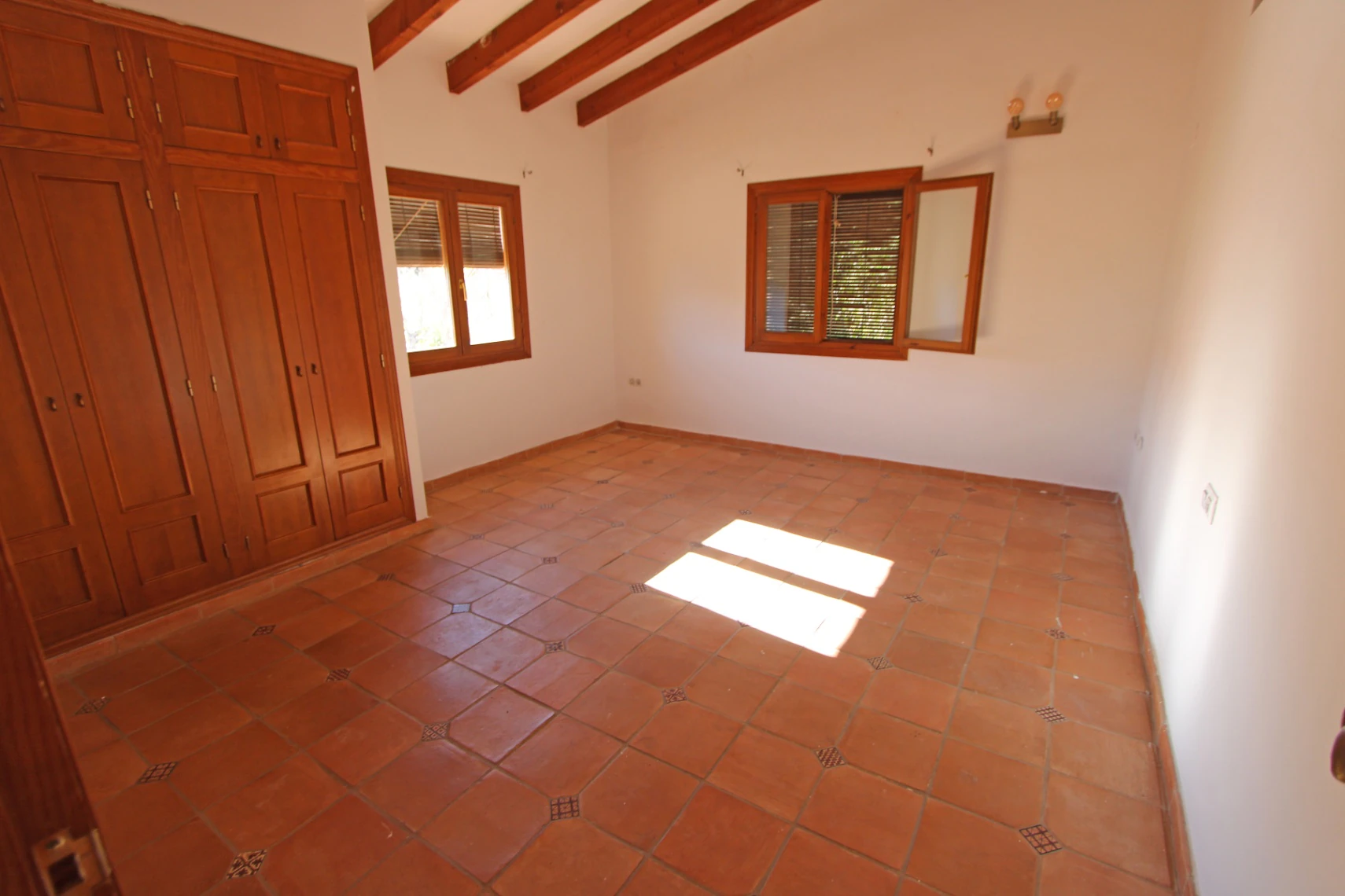 Villa / Ferme avec piscine à vendre à Orba