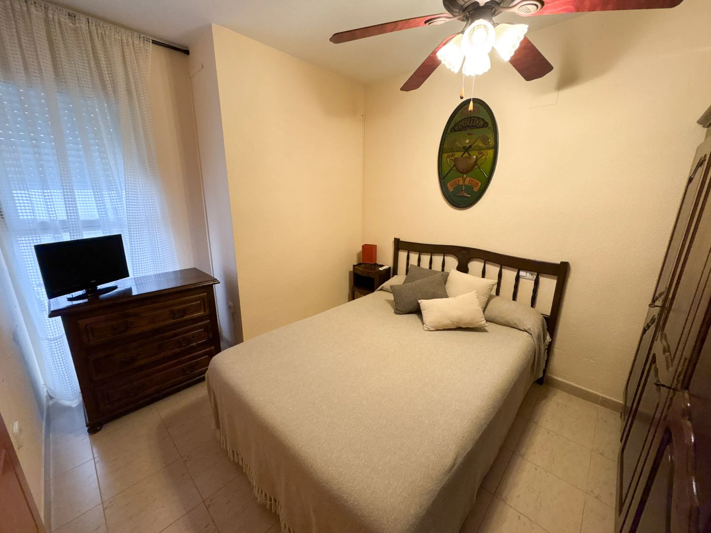 Impeccable apartment of 121m² with elevator, garage, and storage room on Av. Miguel Hernández, Dénia.