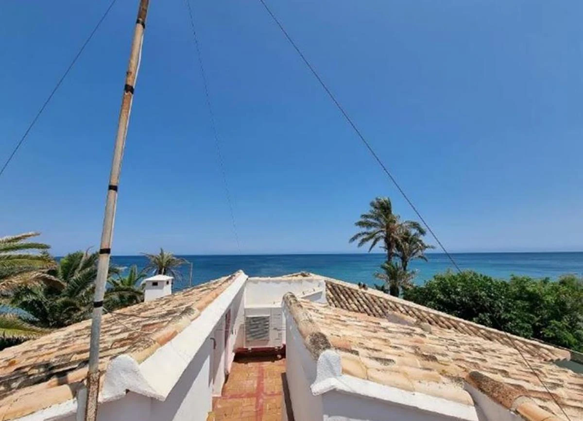 Denia. Villa en 1. linea de la playa