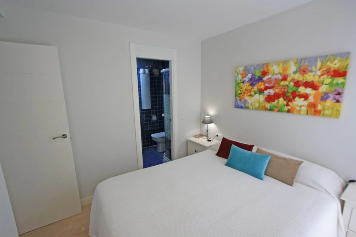 COZY APARTMENT WITH SEA VIEWS IN VERGEL BUT 500 M FROM THE BEACHES OF LAS MARINAS IN DÉNIA