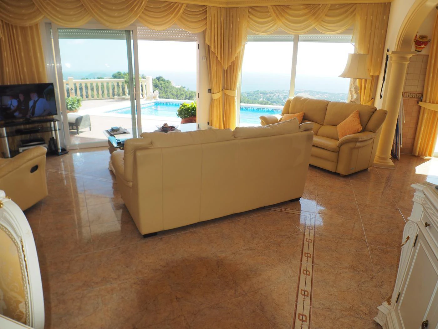 Villa de lujo estilo clasica in Moraira con vistas al mar
