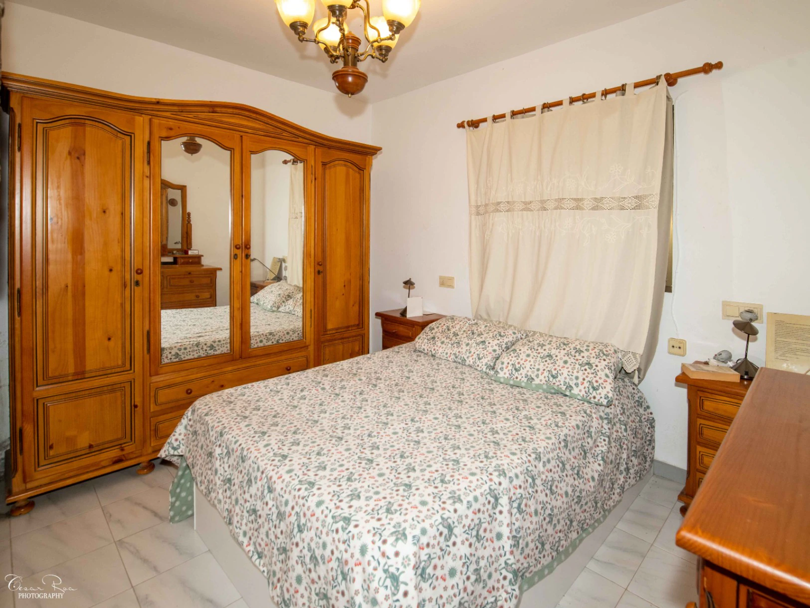 - en (English)  
Spacious 3-Bedroom Apartment for Sale in Denia, Las Marinas
