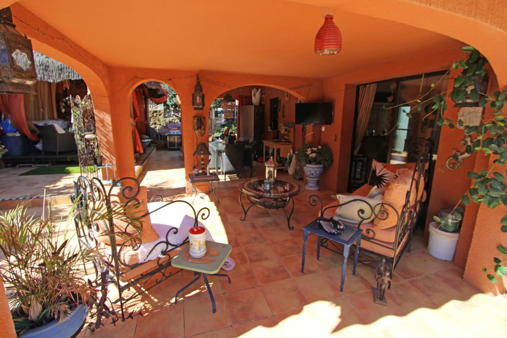 Villa avec piscine à vendre et vue fantastique sur la vallée d’Orba