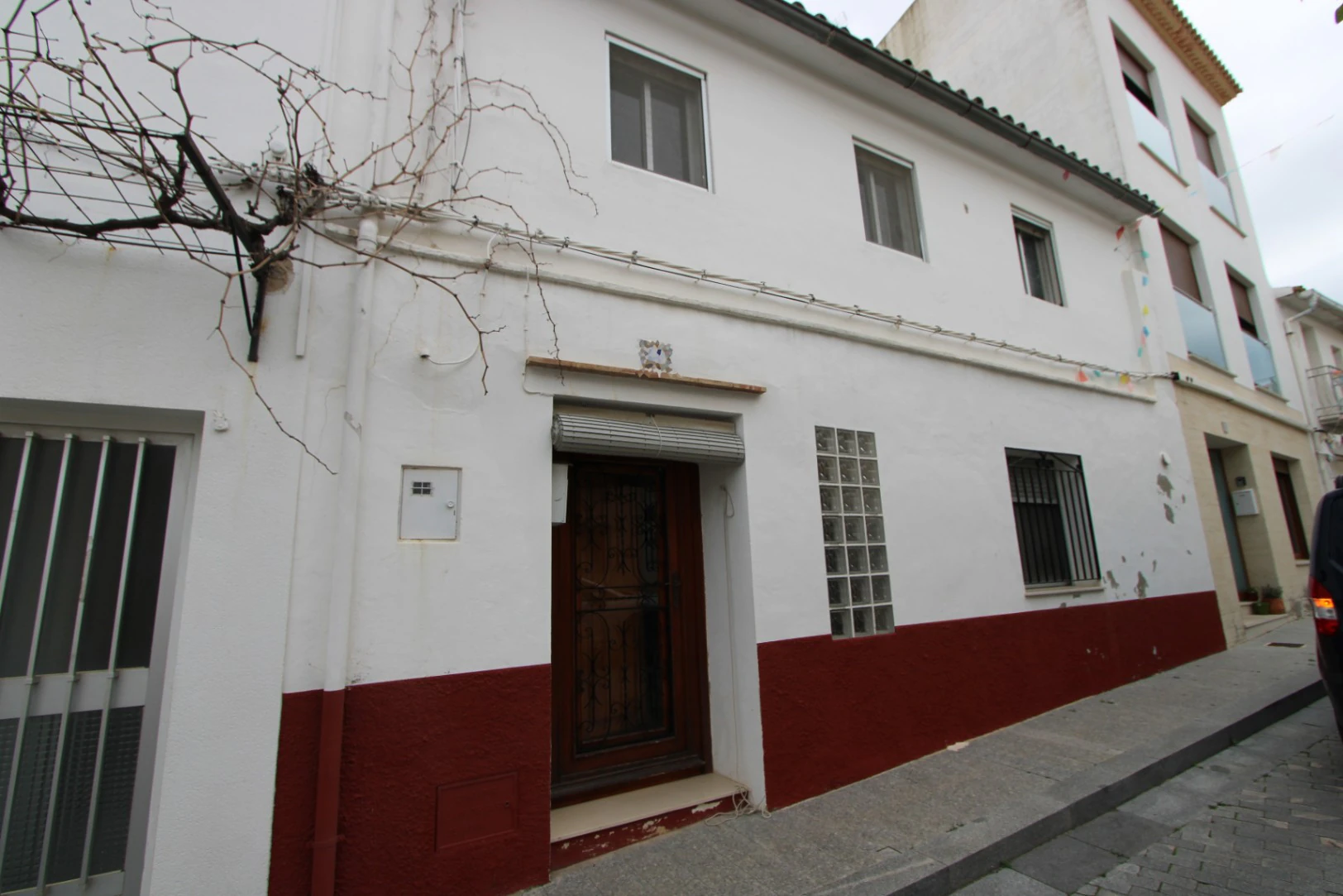 Village house for sale in Orba