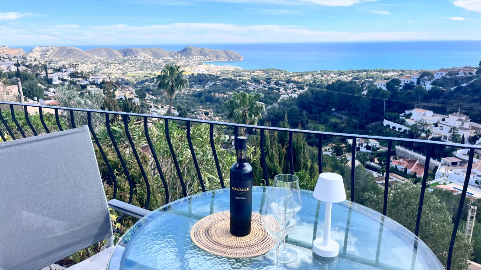 Townhouse with panoramic sea views in Moraira