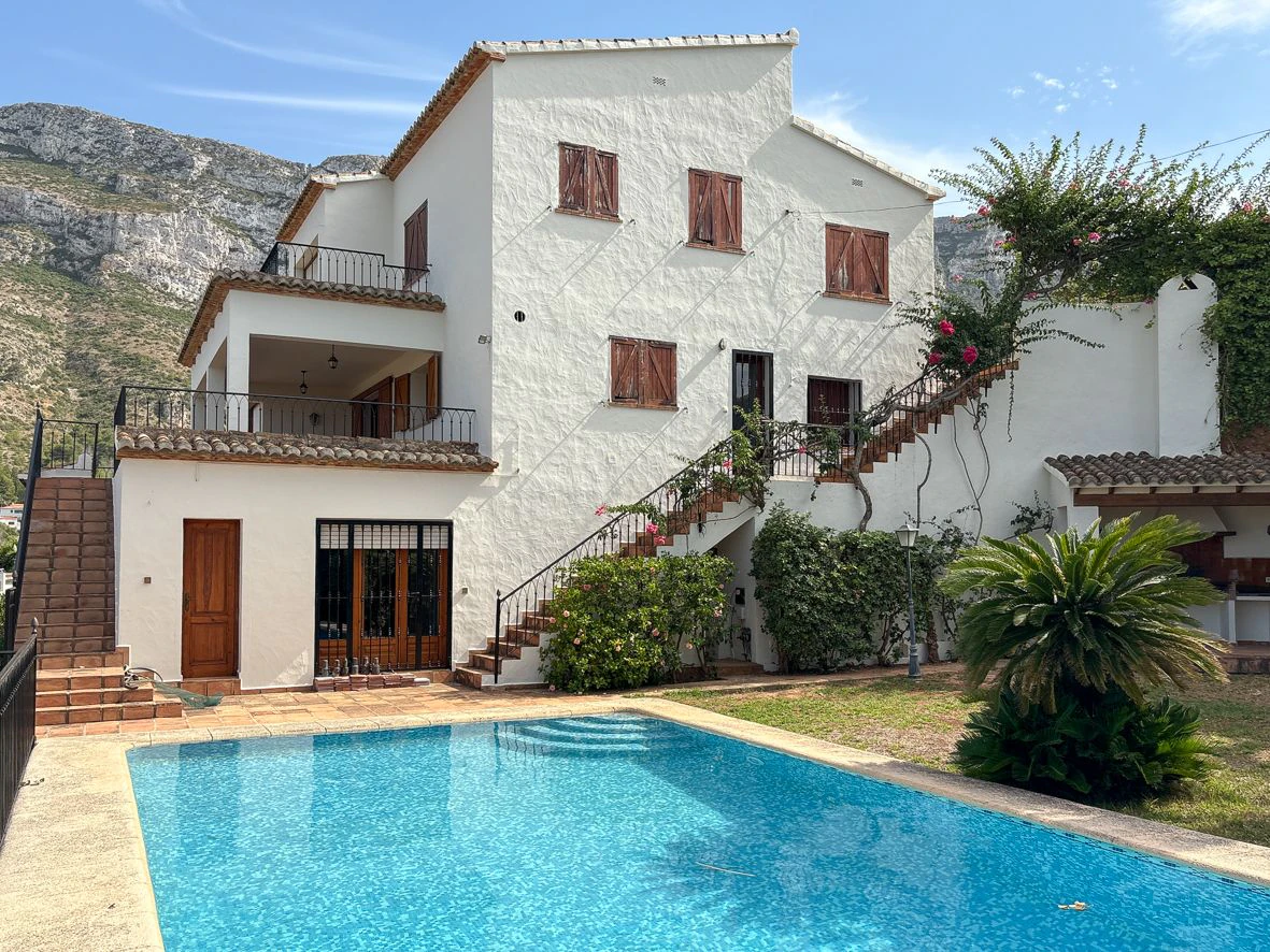 Villa impressionnante avec vue sur la mer à Dénia.