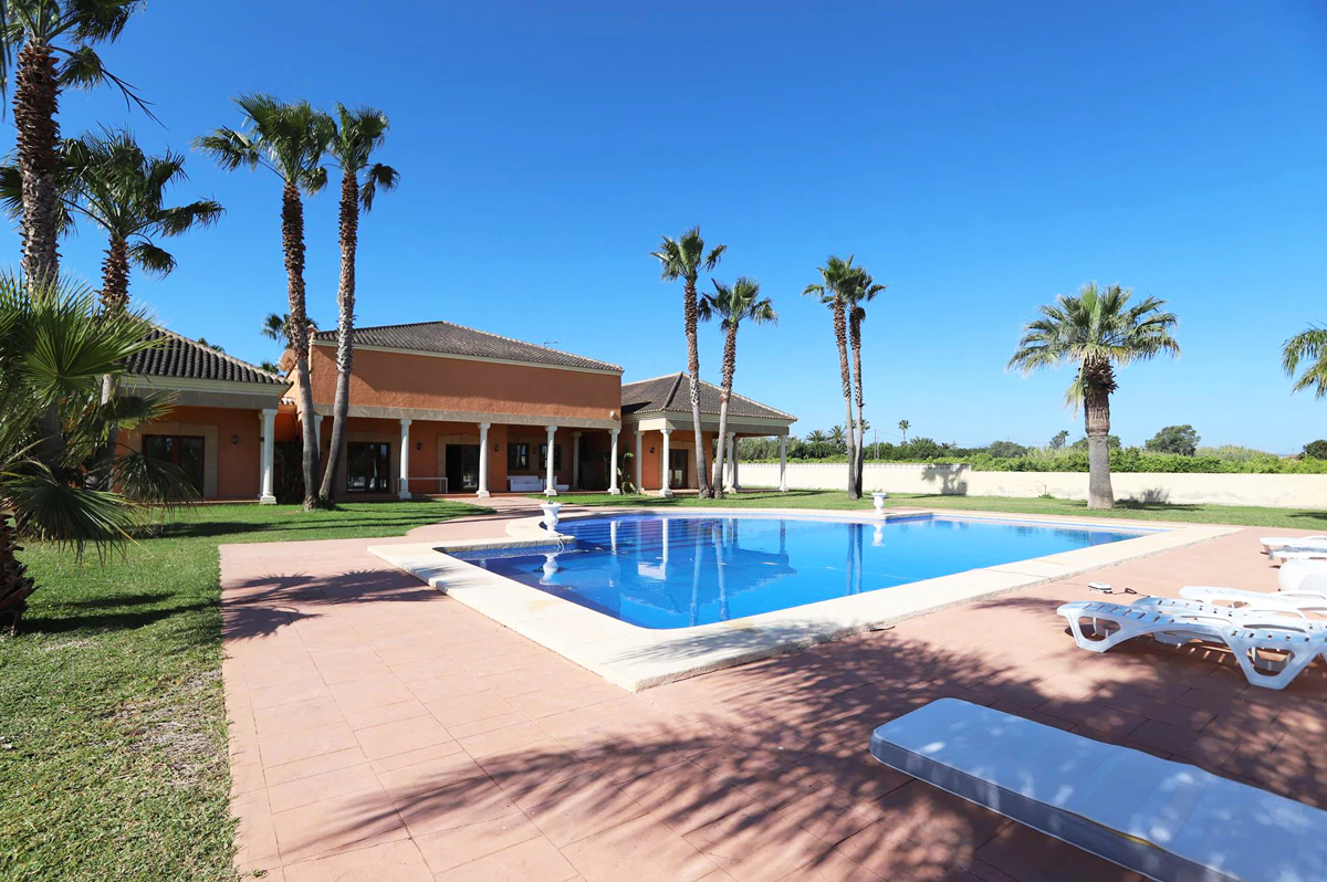 Magnífica villa a 600 metros de la playa en Dénia