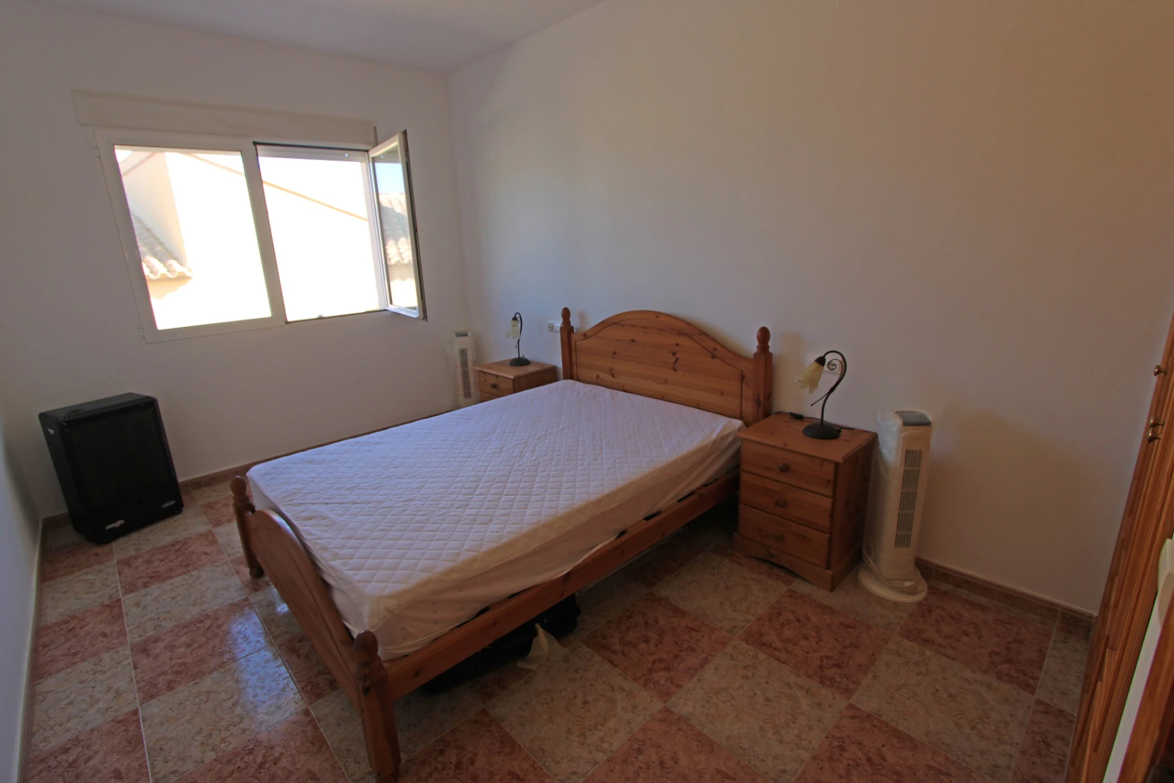 Chalet for sale with views of the valley and the mountain in Tormos