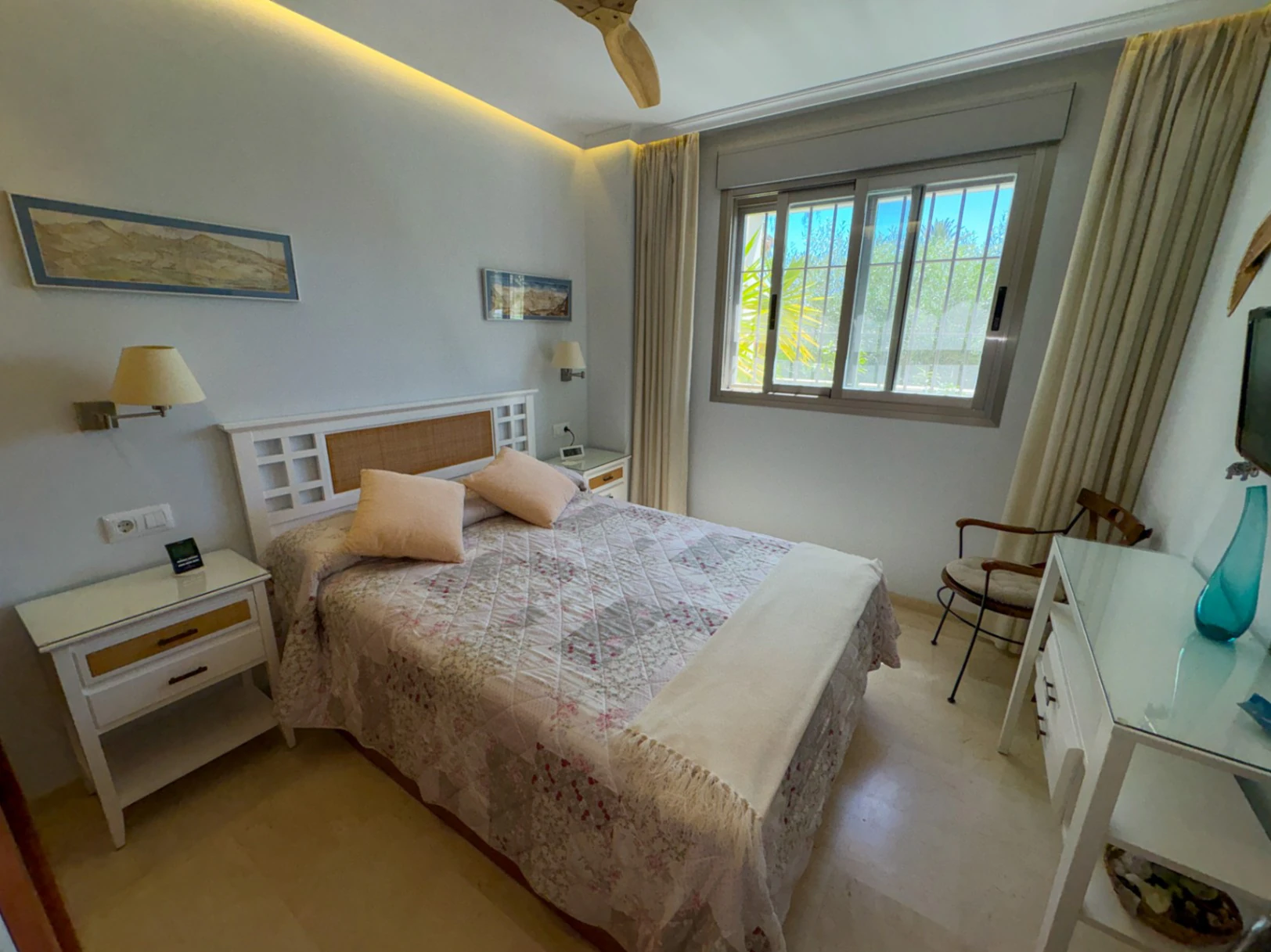 Tu refugio junto al mar: Apartamento en planta baja a un paso de la playa y del centro de Dénia.