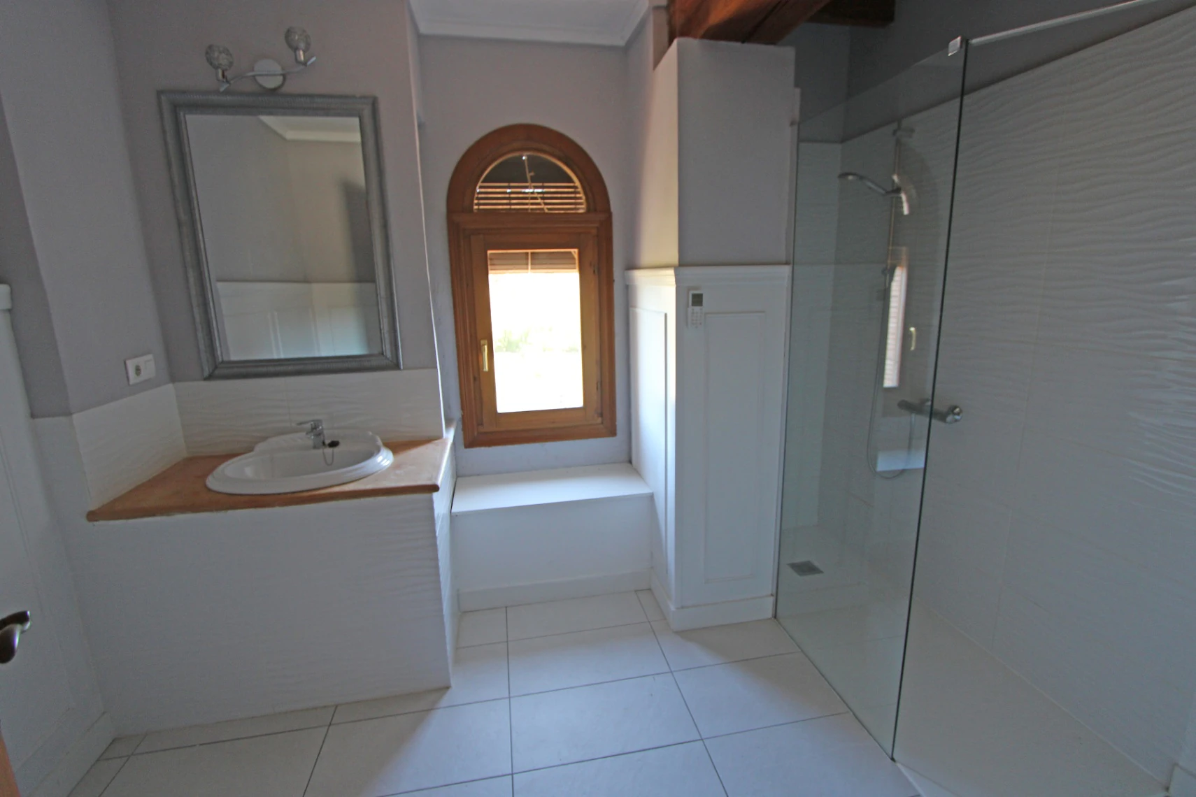Villa / Ferme avec piscine à vendre à Orba