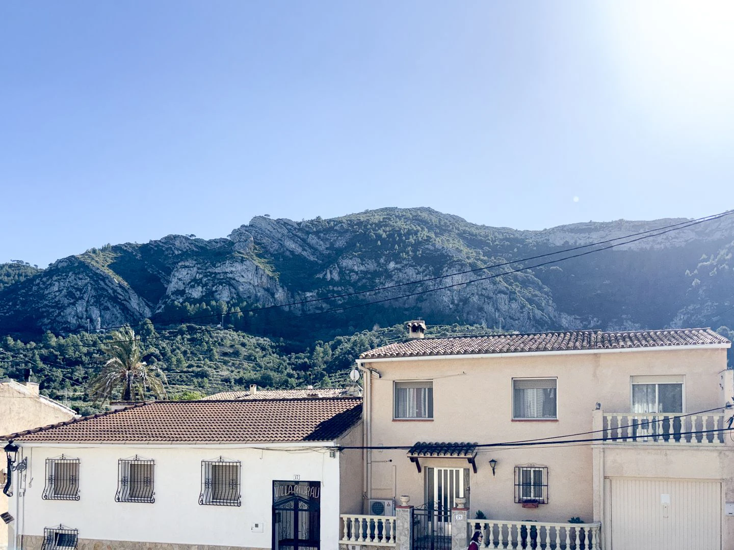 Very spacious townhouse in La Llosa de Camatxo.
