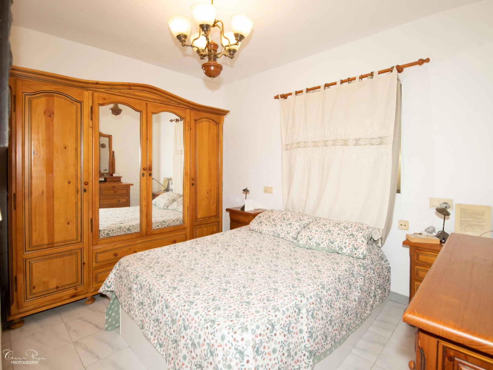 - en (English)  
Spacious 3-Bedroom Apartment for Sale in Denia, Las Marinas