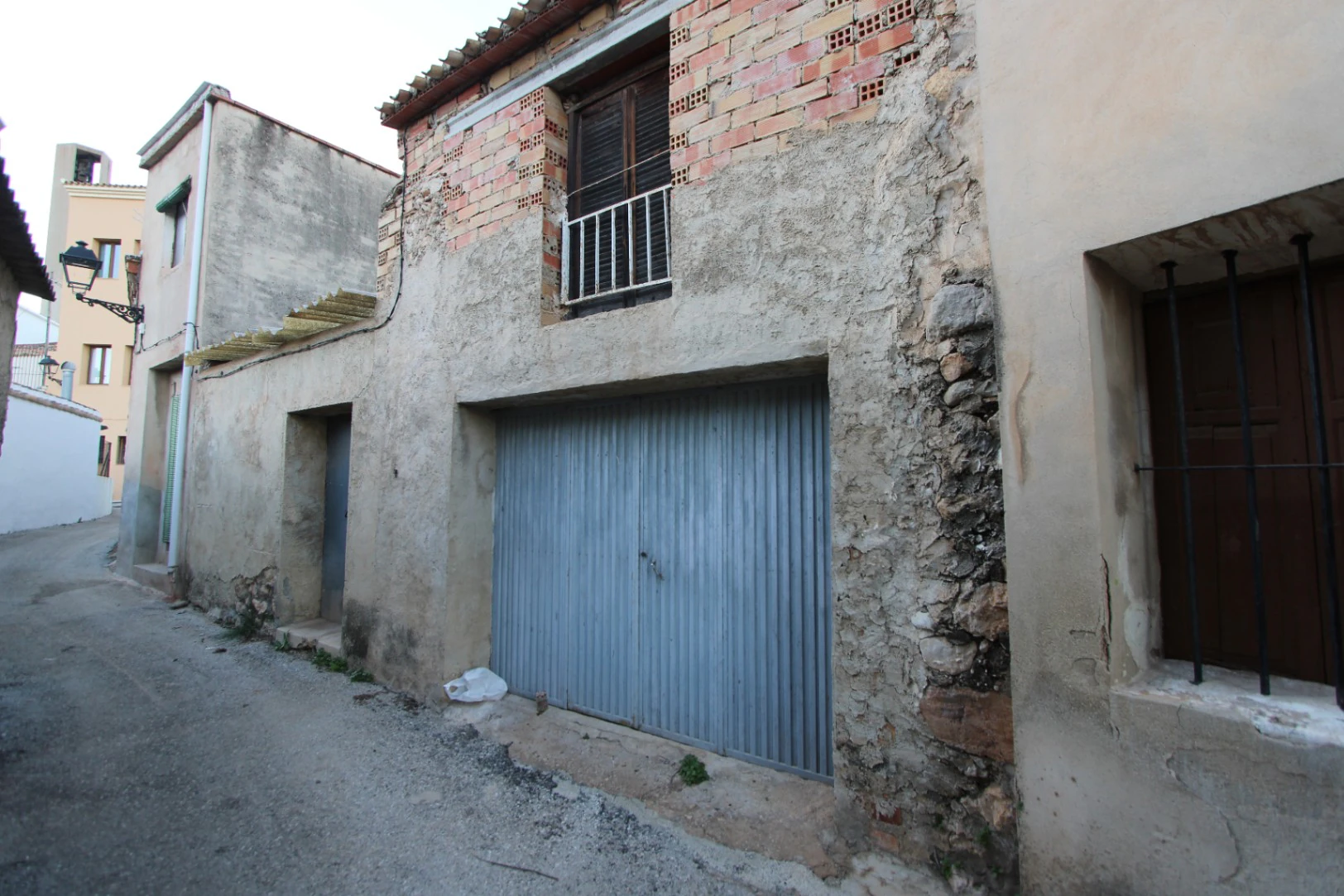 Village house for sale with garage in Murla
