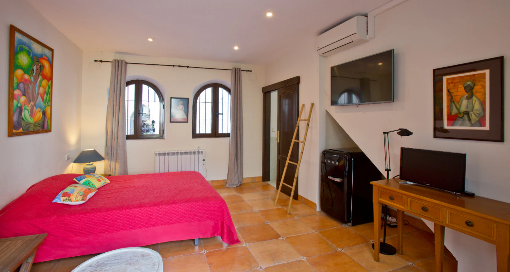 Encantadora Casa Reformada en el Corazón del Casco Antiguo de Dénia