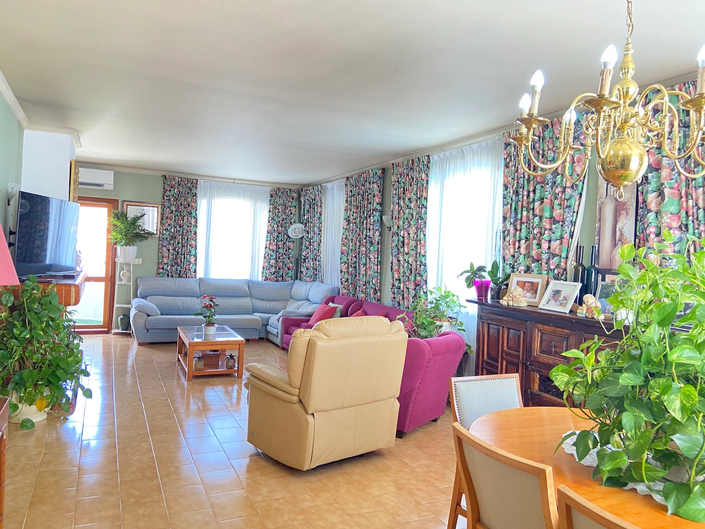 VILLA EN VENTA EN PEDREGUER