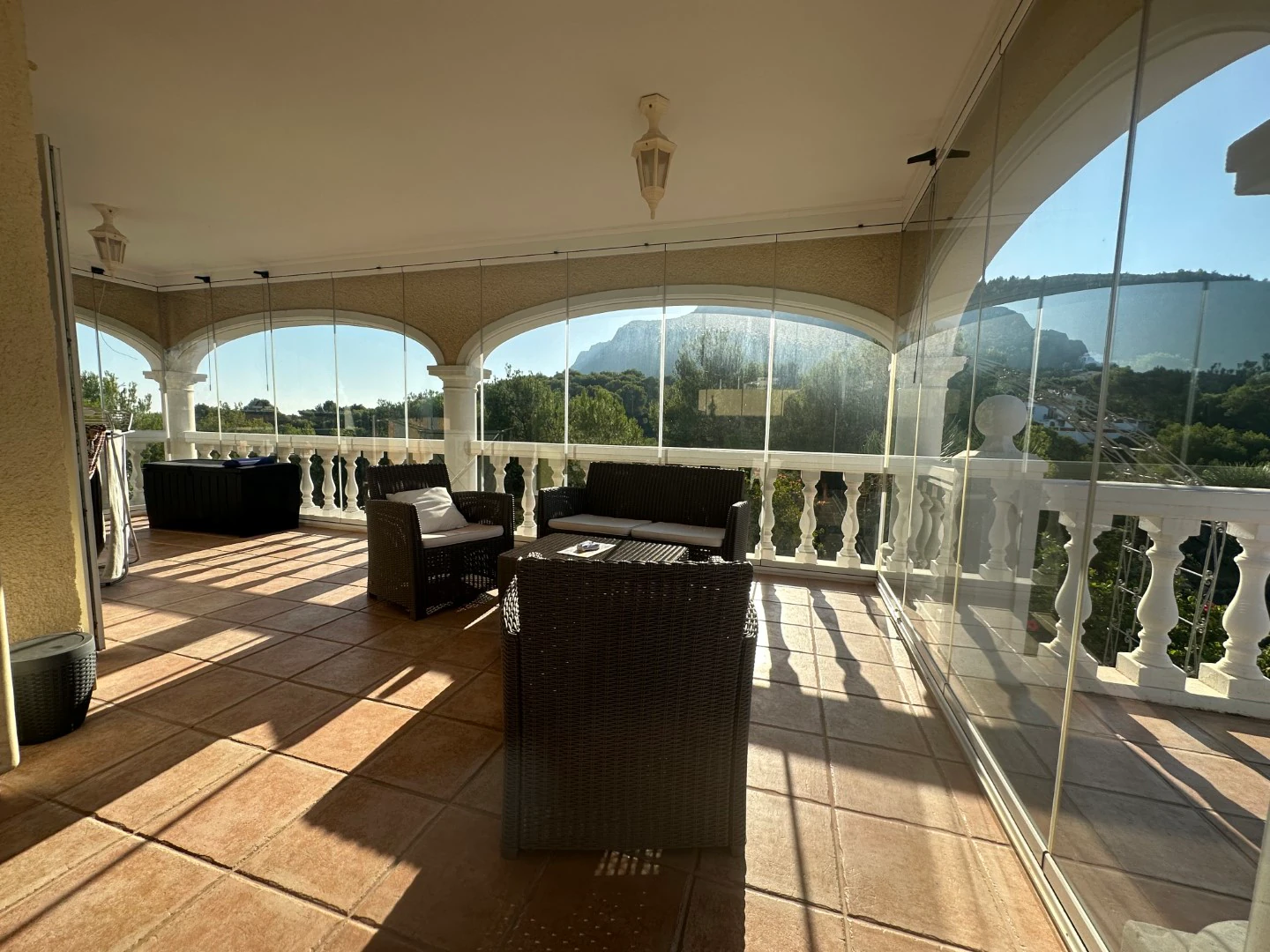 Luxurious villa with large plot for sale in Denia