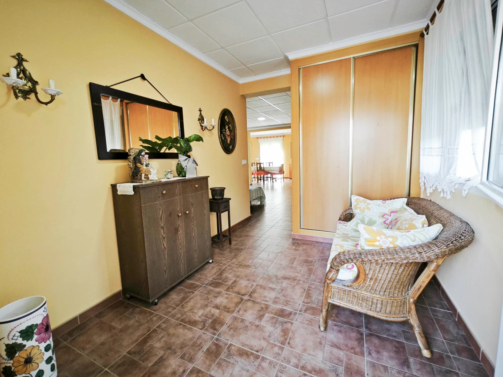 Villa de 270 m2 avec piscine à vendre à Pedreguer, quartier résidentiel à deux pas du centre