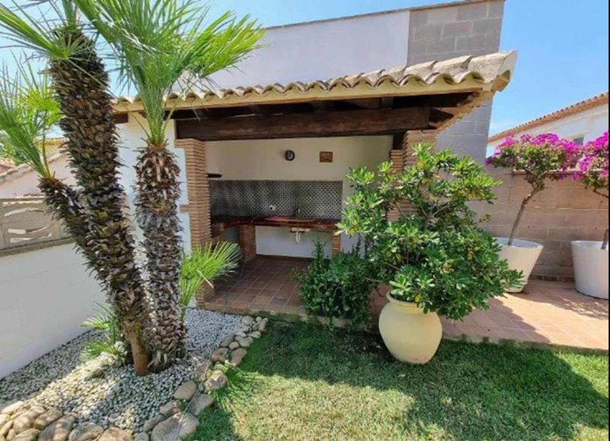 Denia. Villa en 1. linea de la playa
