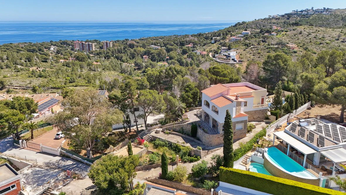 Large villa with the most stunning views of Dénia.